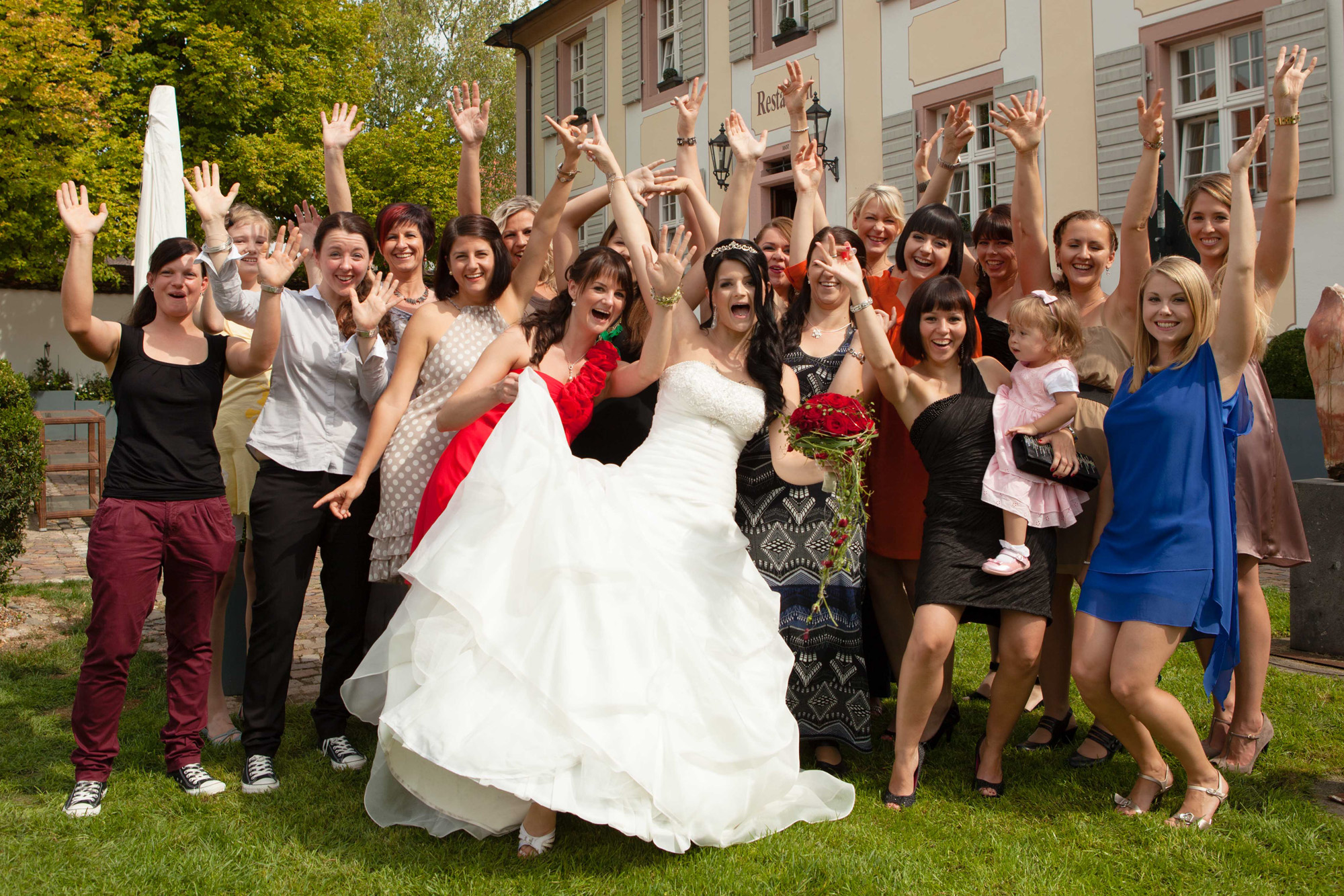 Hochzeitsbild - Alle Frauen